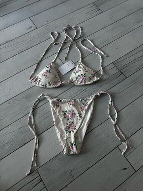 Dippin' Daisy's Cream Bikini with Pink Rose Print